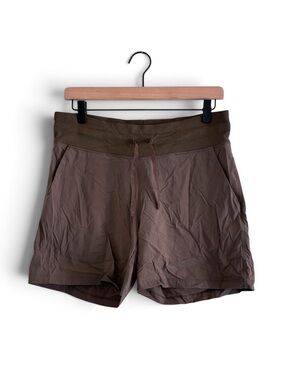 Tuff Athletics | Like new olive green comfortable athletic shorts women’s medium